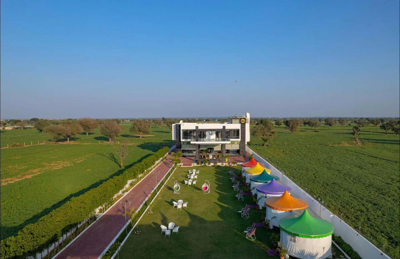 Iris Heaven'Z By Radha Rani Resort ชัยปุระ ภายนอก รูปภาพ